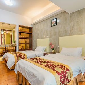 Grand Continental Apartment